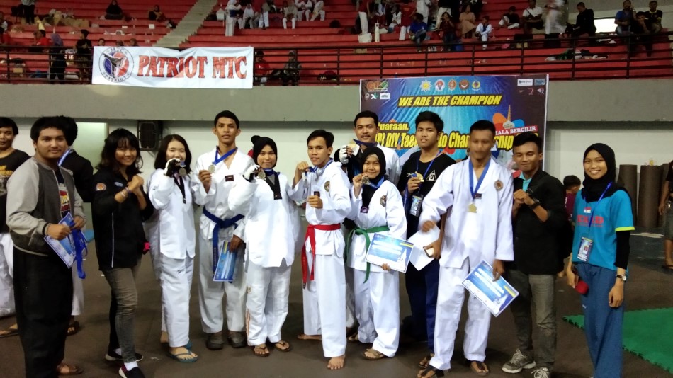 Taekwondo Amikom Raih 14 Medali di AMPI DIY Championship 2019