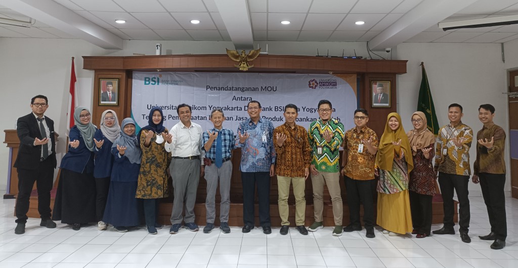 Penandatanganan MoU antara Universitas Amikom Yogyakarta dan Bank Syariah Indonesia