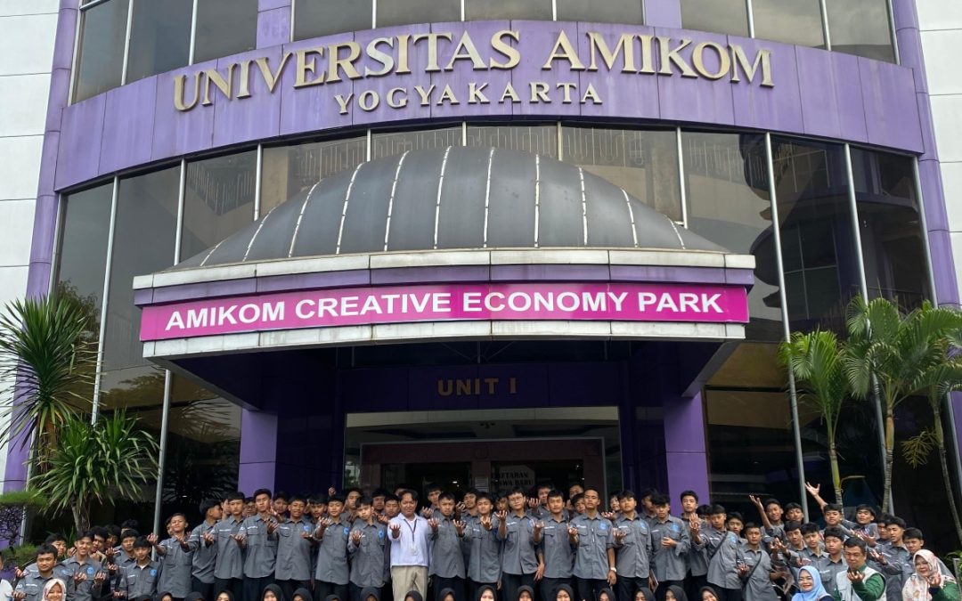 SMK Negeri 1 Cipanas Kunjungi Universitas Amikom Yogyakarta: Mengenal Dunia Teknologi dan Industri Kreatif
