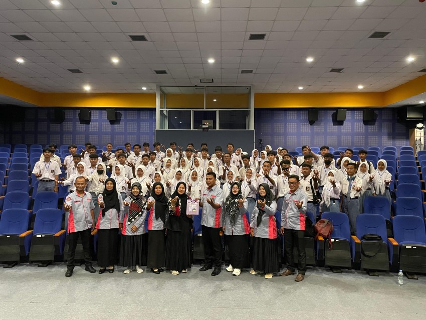 SMK IB Khalifah Bangsa Metro Utara, Lampung Kunjungi Universitas Amikom Yogyakarta