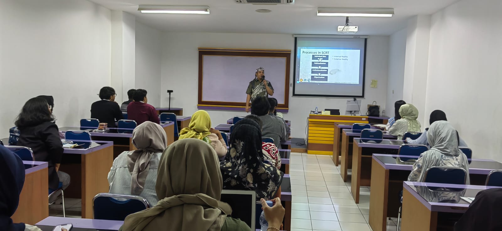 Director of IODE Polytechnic University of the Philippines Delivers Guest Lecture at Universitas AMIKOM Yogyakarta
