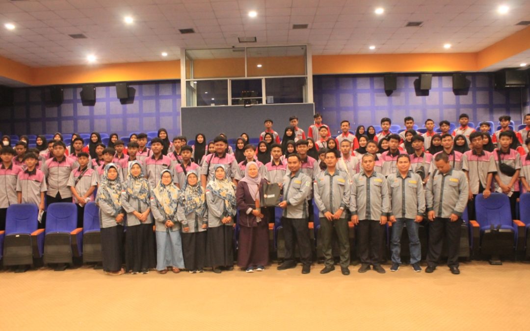 Kunjungan SMKN 1 Kalitengah Lamongan ke Universitas Amikom Yogyakarta